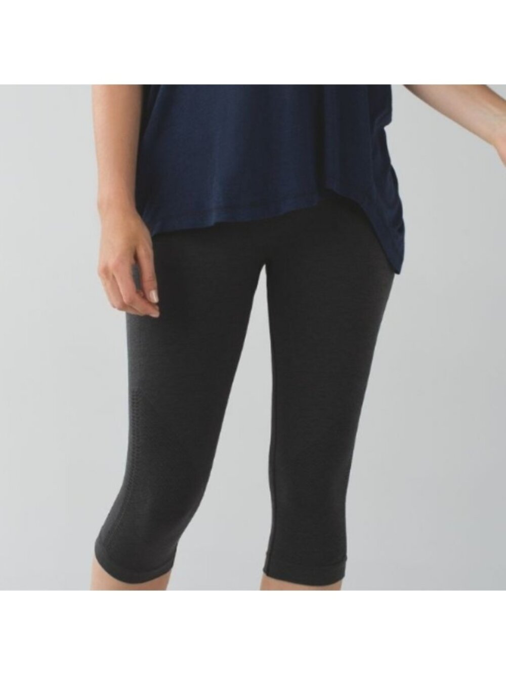 LULULEMON in the Flow crop Heathered blk